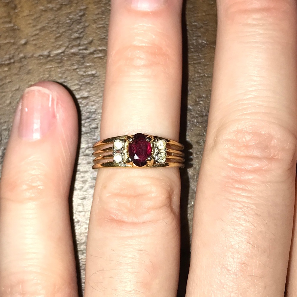 Ring With Side Diamonds And Ruby Stone In Middle - image 1